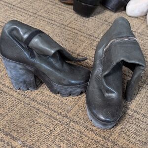 Vic Matie Gray and Black Platform Shoes